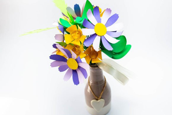 Buttercups and Daisies Bouquet: A Designer's Real-World Review